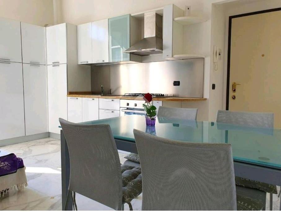 Appartamento 50 Mt Mare Con Parcheggio Riservato 리바 리구레 외부 사진
